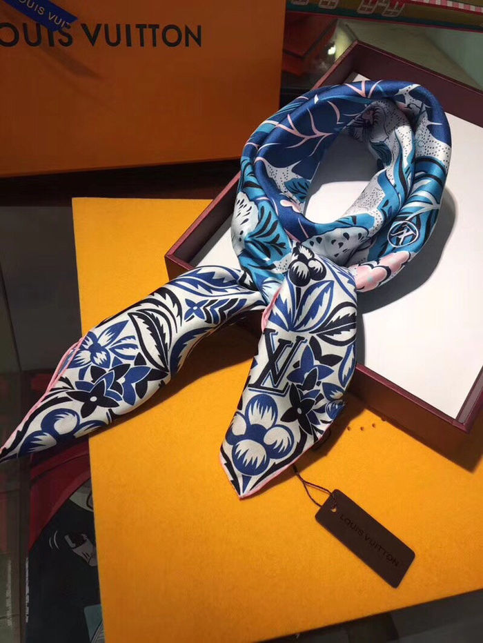 Louis Vuitton Scarf LVS00141